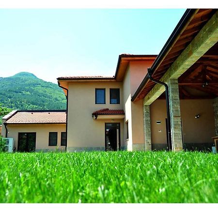 Yustina Villas Guest House Экстерьер фото